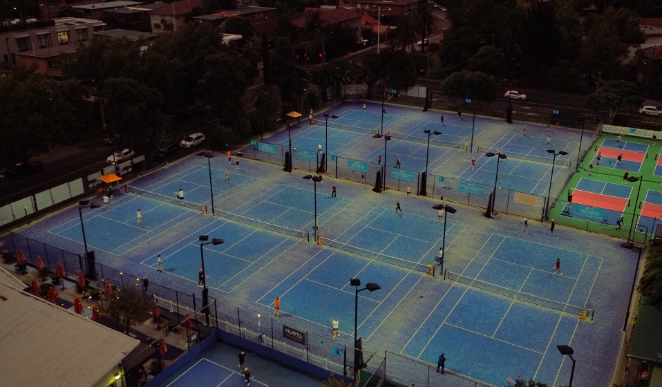 Tennis courts available for hire at Elsternwick Park Tennis Centre